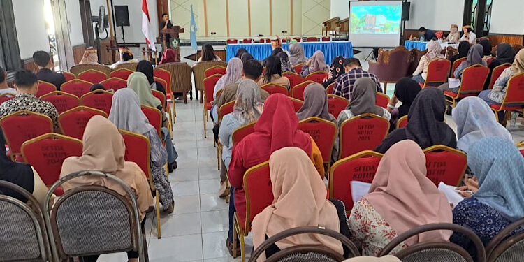 Foto:DIAN/MATA KALTENG - Rapat Komite SMPN 1 Sampit, 25 Juli 2026.
