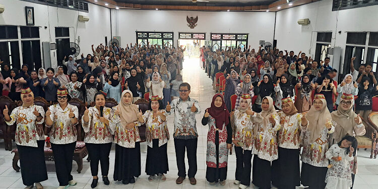 Foto:DIAN/MATA KALTENG - Rapat Komite SMPN 1 Sampit, 25 Juli 2026.