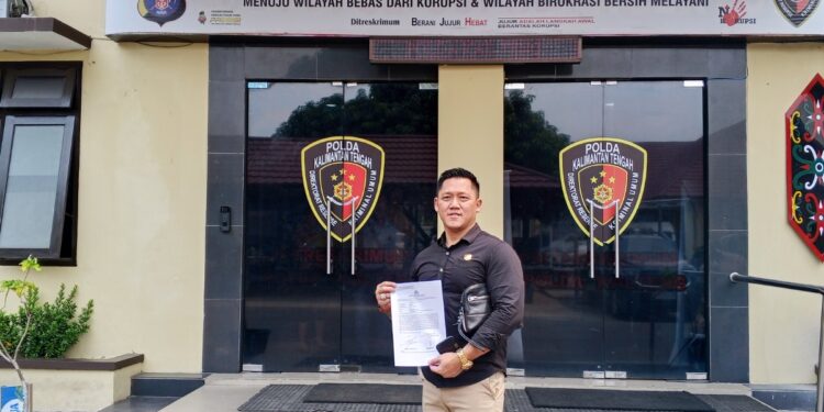FOTO: MATAKALTENG - Kuasa hukum Atu Narang, Suriansyah Halim resmi melaporkan sengketa eks kantor DPD PDIP ke Polda Kalteng, Senin (27/7/2026).